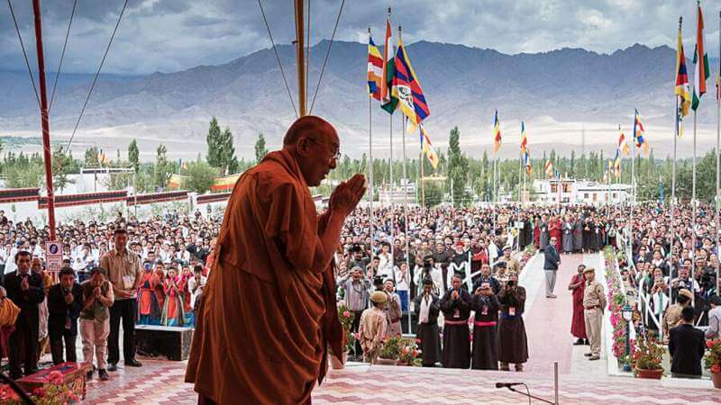 Dalai Lama besucht das Projekt der „Kleinen Hilfe Deggendorf iM Dorf Saboo (Ladakh, Indien).