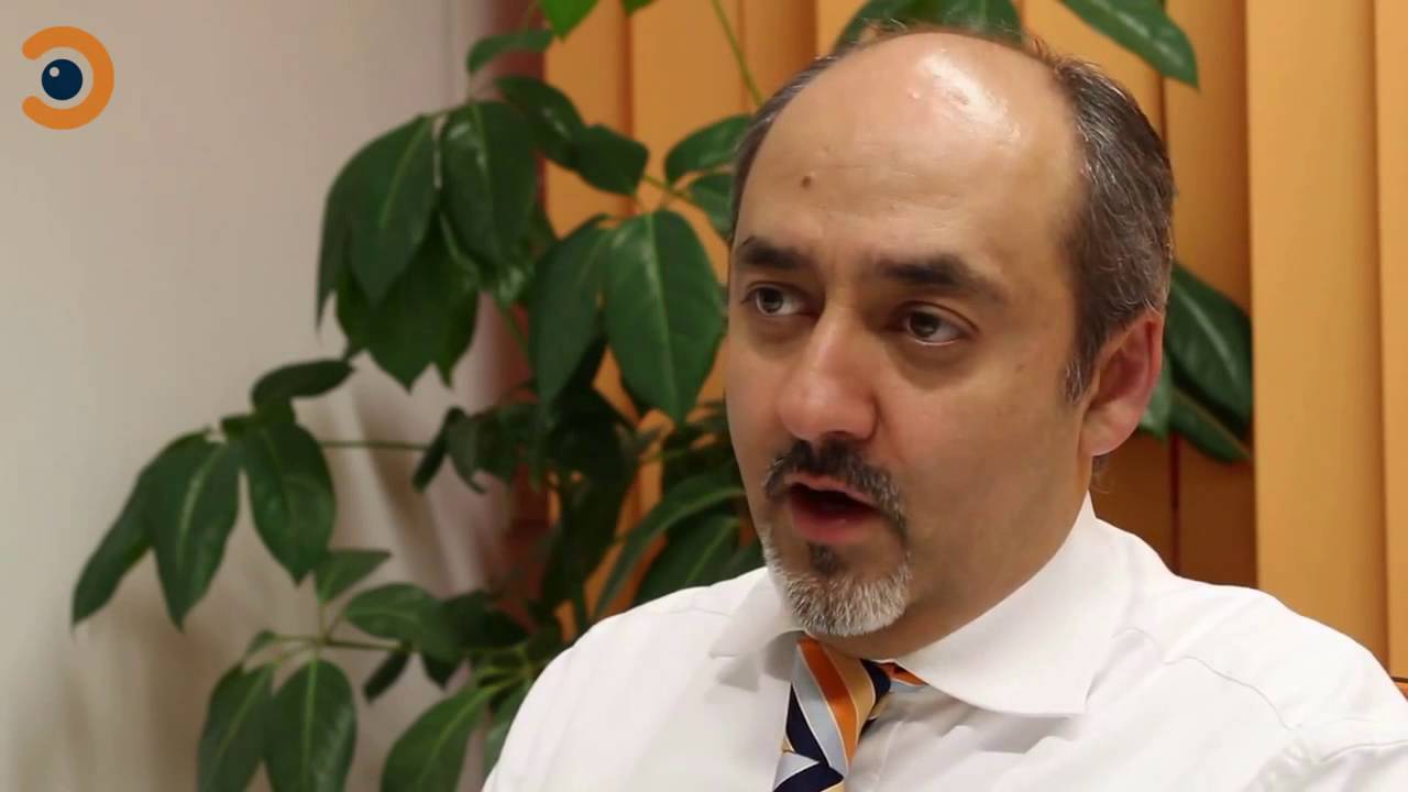 Wie kann die Alterssichtigkeit behandelt werden? - Dr.med. Amir-Mobarez Parasta | MUNICH EYE