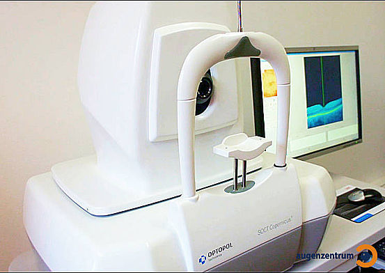 OCT (Optische Kohärenz-Tomographie) Gerät im Augenzentrum in München.