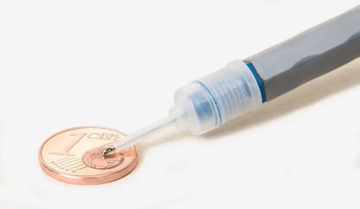 Handstück einer ultrafeinen Nanolaser-Sonde. Wird nur einmal verwendet.