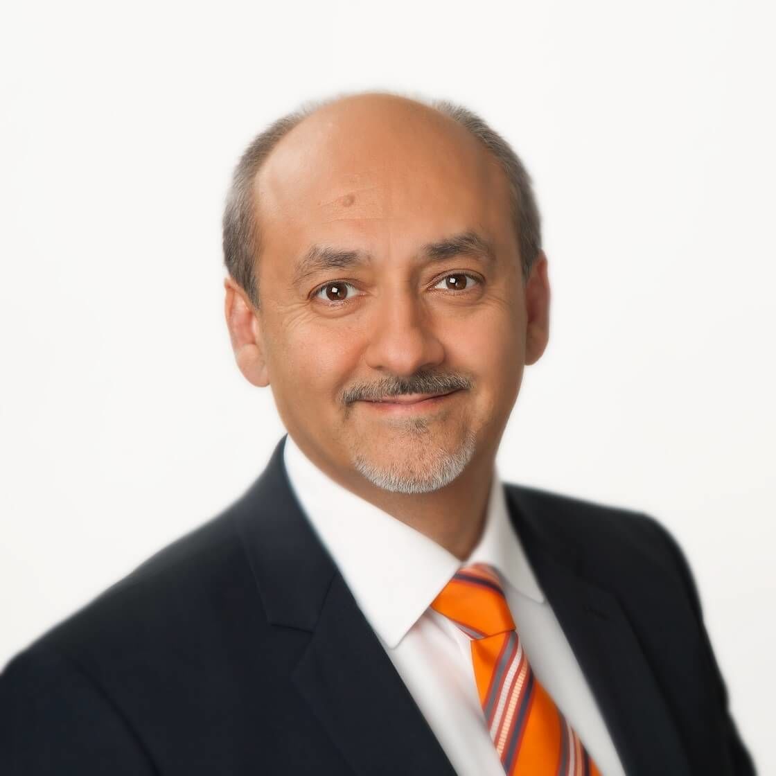 Prof. h.c.* Dr. med. Amir-Mobarez Parasta – Augenchirurg und ärztlicher Leiter im MUNICH EYE Augenzentrum München