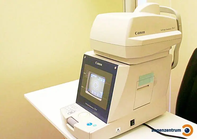 Non-Contact-Tonometer für Augendruckmessung im Augenzentrum in München.