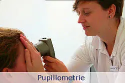 Mit dem Pupillometer wird die Pupillengröße bei Tag und Nacht ermittelt.