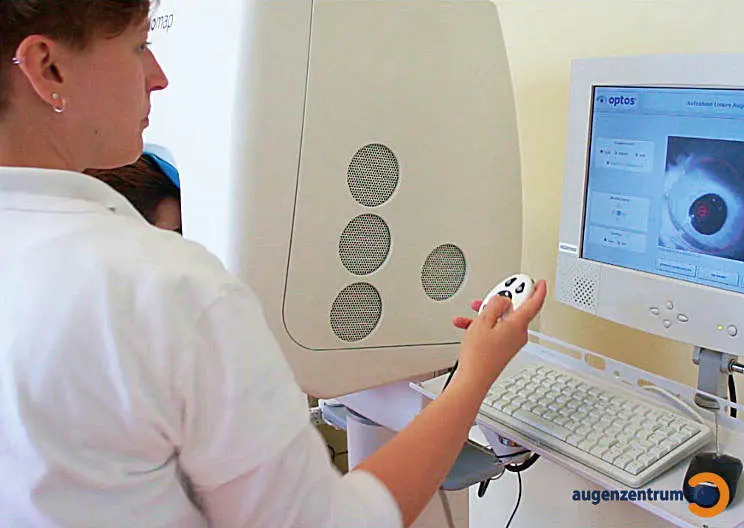 Optomap im Augenzentrum München Mit dem Ultra-Weitwinkel-Netzhaut-Bildgebungssystem Optomap werden mehr als 80% der Netzhaut erfasst.
