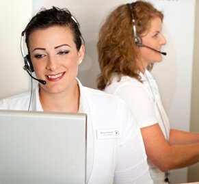 augenzentrum muenchen Terminvereinbarung Frau Vrhovac und Frau Pemsel in unserem Callcenter